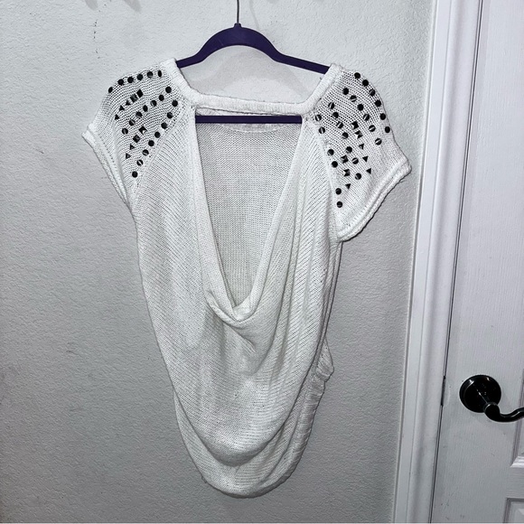 Studded Asymmetrical Short Sleeve Knitted Sweater with Open Back - Picture 2 of 4